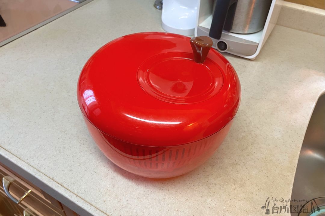 りんご型のレトロデザインのサラダスピナー