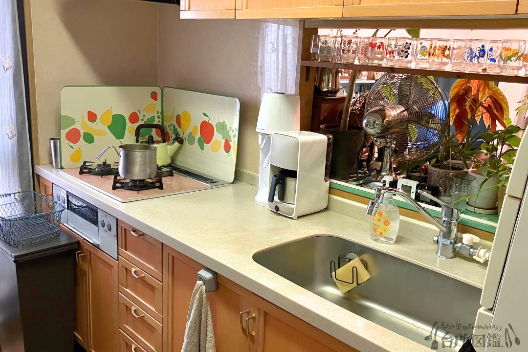 昭和レトロな雰囲気のキッチンシンク